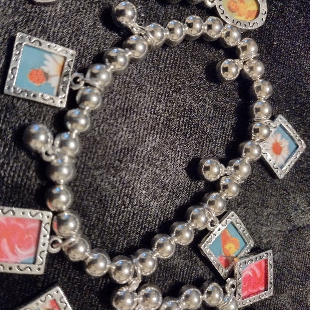3 Women stretch beaded picture bracelet